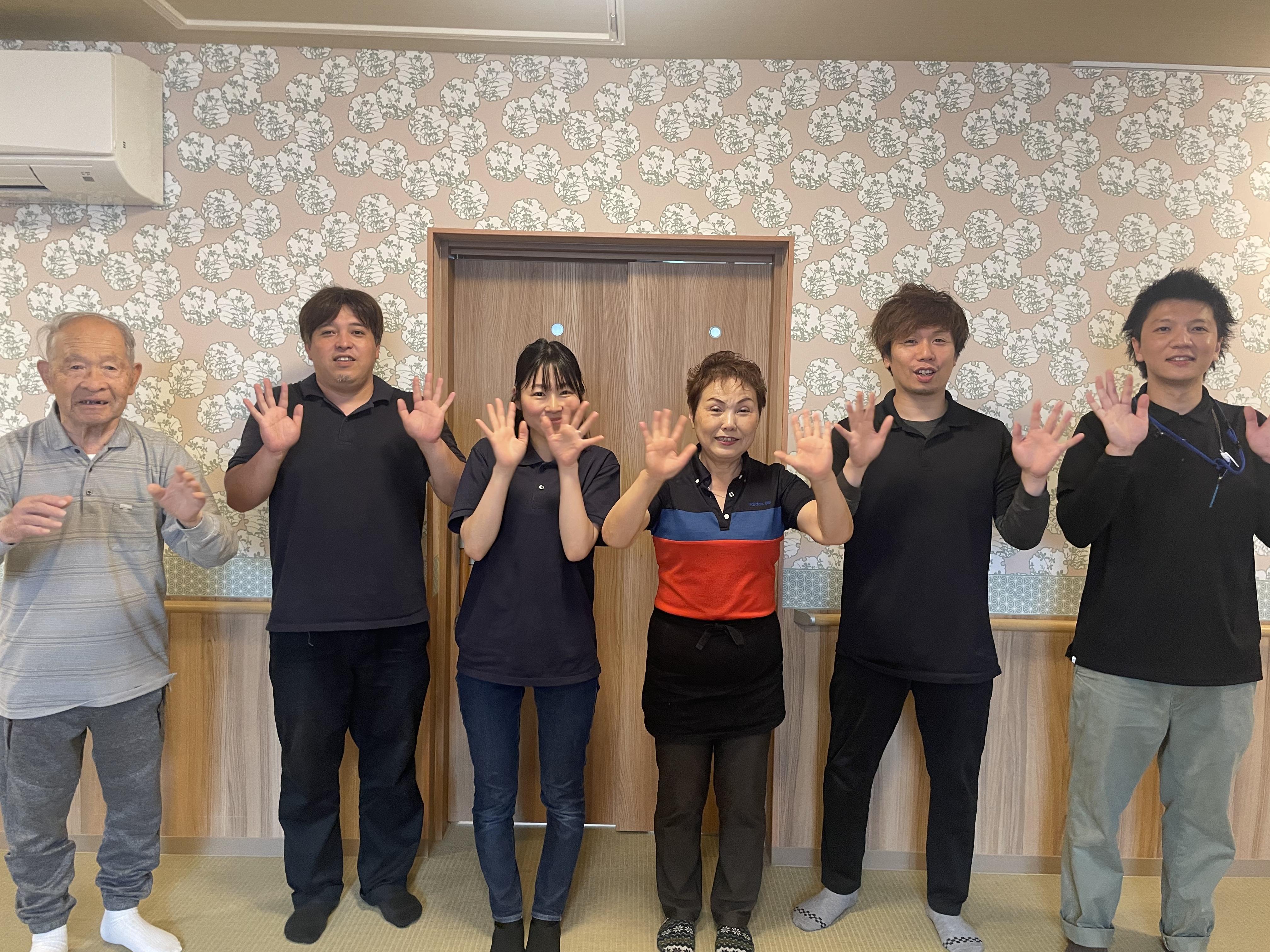 【地域密着共生ホームまんてん高月】介護職(正社員)